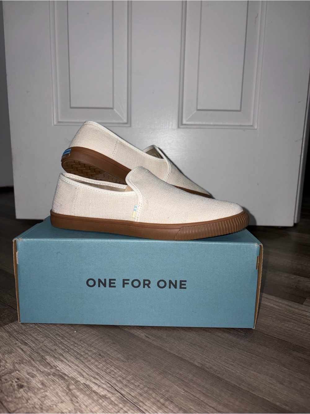 Toms Clemente Slip-On Canvas in Birch with Gum Sole - Picture 2 of 4